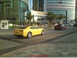 Chevy Camaro fahren zu dritt durch Dubai